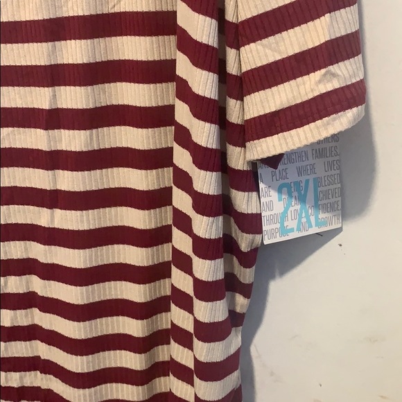 Lularoe 2XL Irma top - Picture 2 of 5